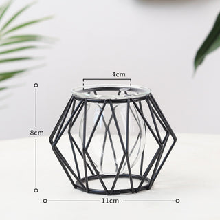 Modern living room table decoration – geometric shapes in Nordic style