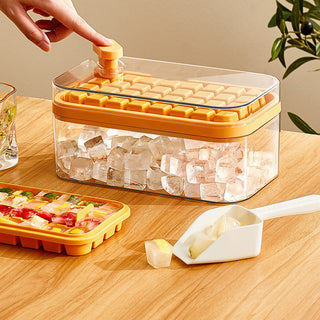 Plastic ice cube tray with lid - BPA-free, stackable and easy to clean